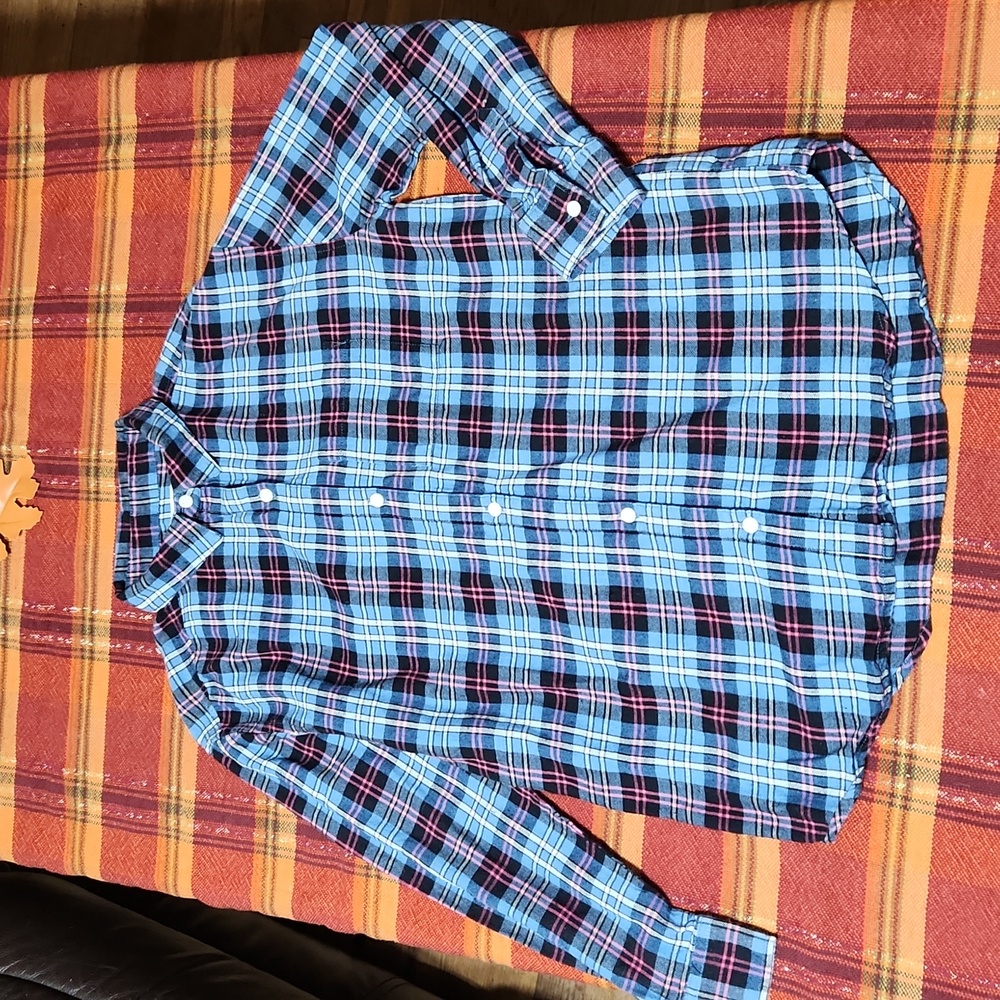 Plad shirt.